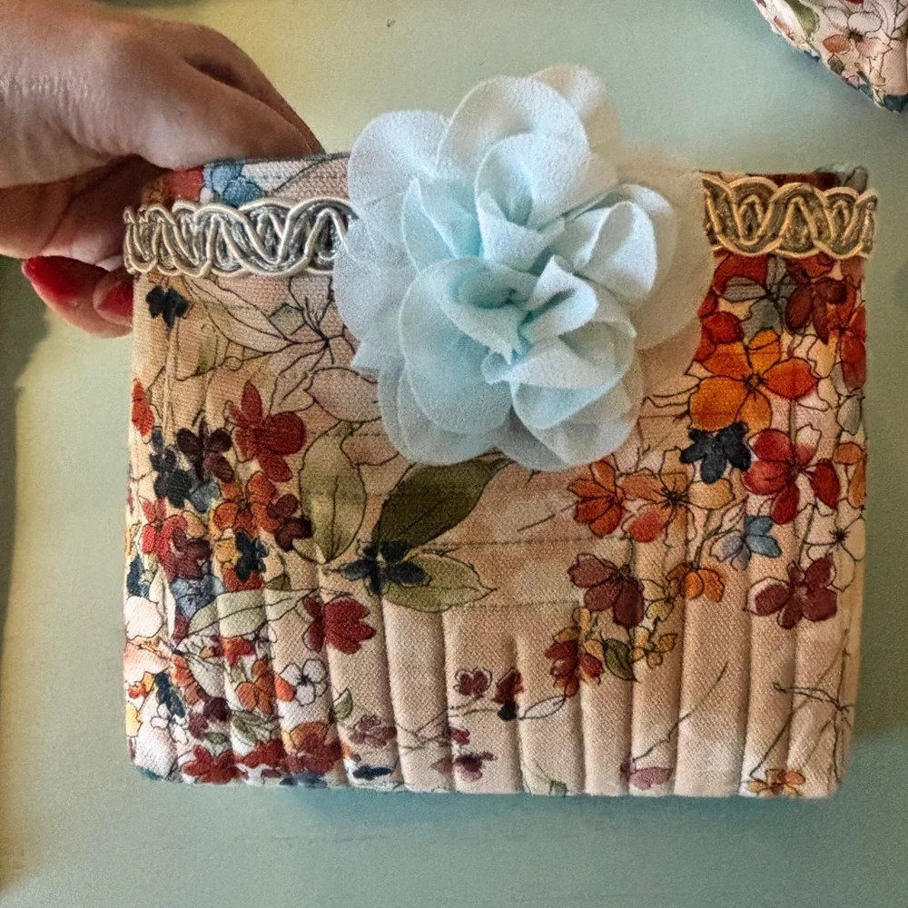 Handmade Floral Tote Bag with Lace & Velvet Trim - includes extras! - Picture 7 of 10